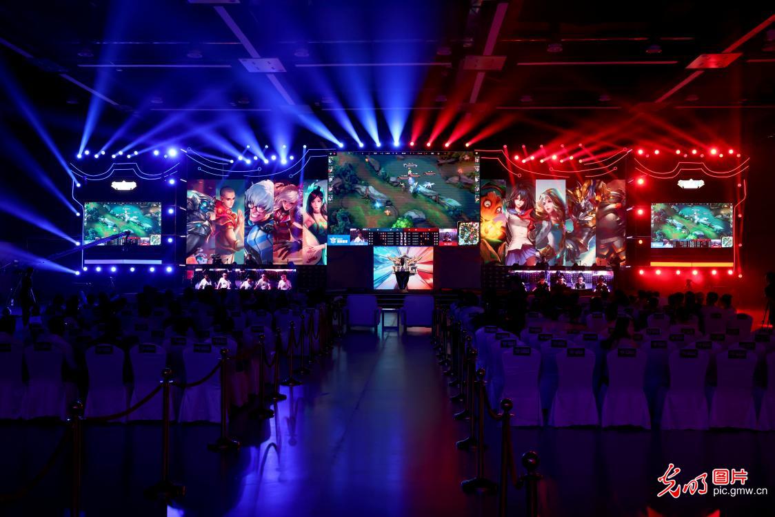 发现他在黑 发现他在黑